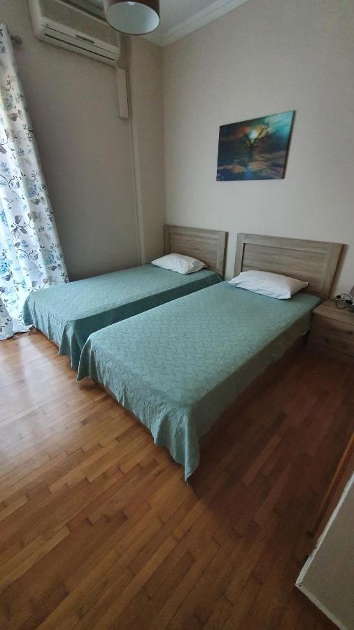 Pangsapuri 90 m² dengan 2 bilik tidur dan 1 bilik mandi peribadi di Pagrati Athens Luaran gambar