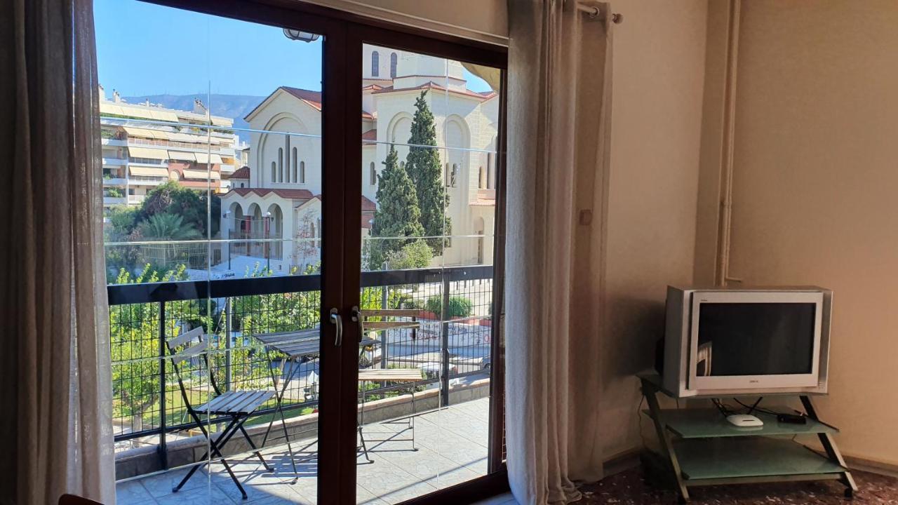 Pangsapuri 90 m² dengan 2 bilik tidur dan 1 bilik mandi peribadi di Pagrati Athens Luaran gambar