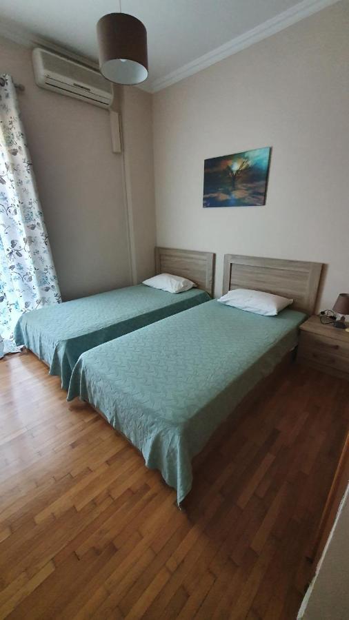 Pangsapuri 90 m² dengan 2 bilik tidur dan 1 bilik mandi peribadi di Pagrati Athens Luaran gambar