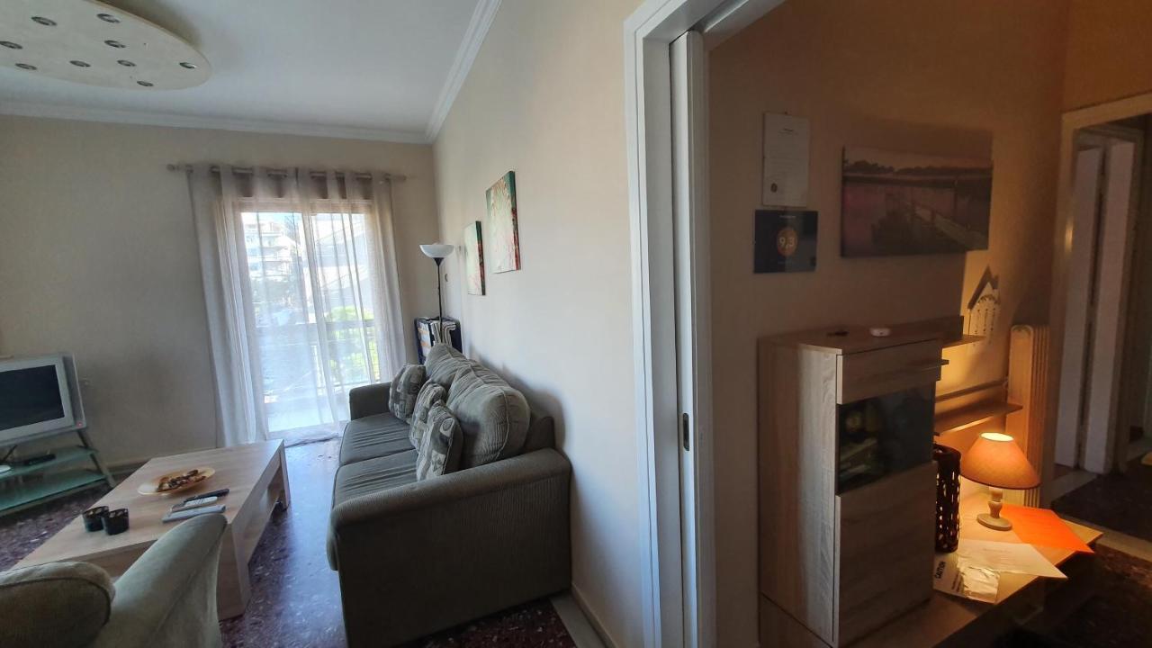 Pangsapuri 90 m² dengan 2 bilik tidur dan 1 bilik mandi peribadi di Pagrati Athens Luaran gambar