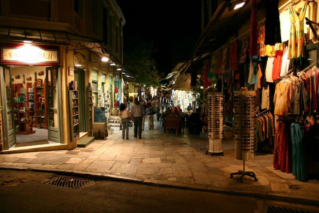 Pangsapuri 90 m² dengan 2 bilik tidur dan 1 bilik mandi peribadi di Pagrati Athens Luaran gambar