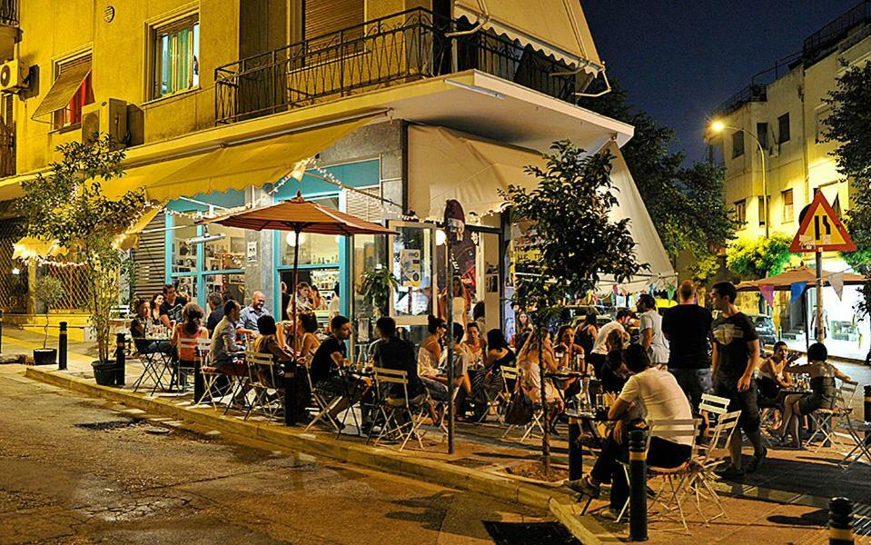 Pangsapuri 90 m² dengan 2 bilik tidur dan 1 bilik mandi peribadi di Pagrati Athens Luaran gambar